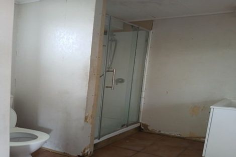 Photo of property in 15 Kopara Place, Clendon Park, Auckland, 2103