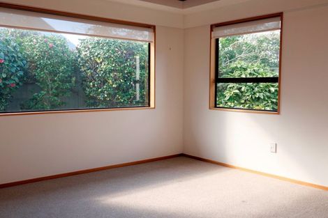 Photo of property in 10 Edgewater Street, Waikanae, 5036