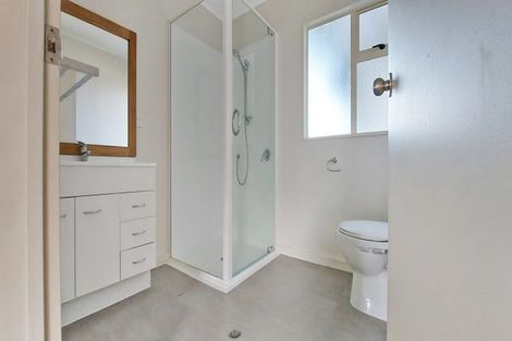 Photo of property in 31 Covil Avenue, Te Atatu South, Auckland, 0610