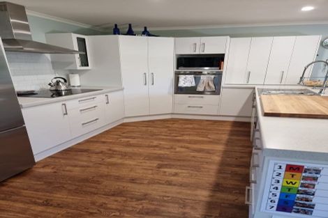 Photo of property in 16 Bottle Lake Drive, Parklands, Christchurch, 8083