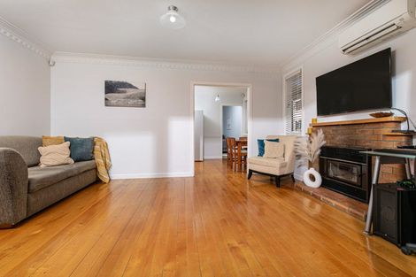 Photo of property in 15 Preston Avenue, Henderson, Auckland, 0610