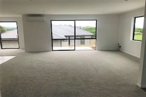 Photo of property in 13 Anglers Way, Omokoroa, 3114