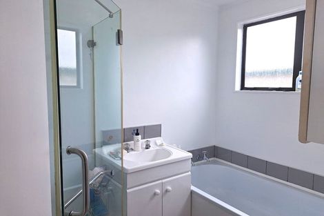 Photo of property in 43 Gemstone Drive, Birchville, Upper Hutt, 5018