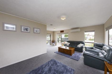 Photo of property in 7 Cedar Grove, Highbury, Palmerston North, 4412