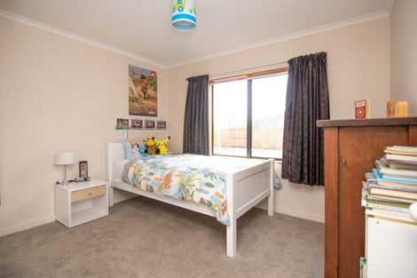 Photo of property in 23 Cashmere Drive, Fitzherbert, Palmerston North, 4410