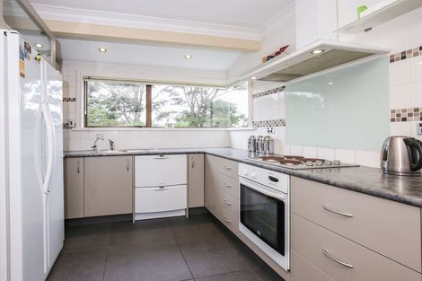 Photo of property in 5 Autumn Avenue, Glen Eden, Auckland, 0602
