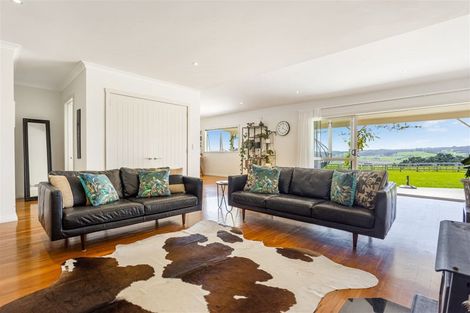 Photo of property in 135c Hutchinson Road, Helensville, 0875