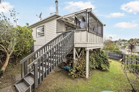 Photo of property in 15 Loughanure Place, Massey, Auckland, 0614