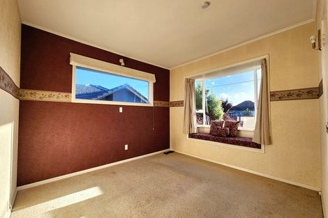 Photo of property in 17 Fraser Crescent, Elderslea, Upper Hutt, 5018