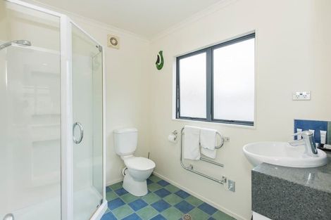 Photo of property in 114 Astley Avenue, New Lynn, Auckland, 0600