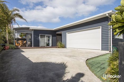 Photo of property in 11a Hillview Road, Waihi Beach, 3611