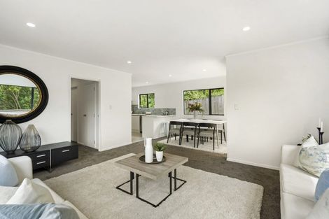 Photo of property in 2/26 Blenheim Street, Glenfield, Auckland, 0629