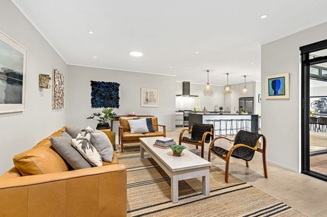 Photo of property in 30 Tamahunga Drive, Matakana, 0985