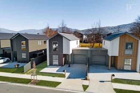 Photo of property in 30 Woods Crescent, Cromwell, 9310