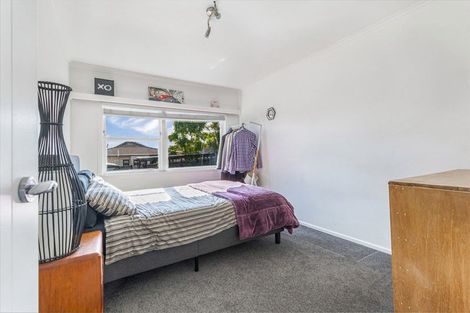 Photo of property in 2/29 Sunnyfield Crescent, Glenfield, Auckland, 0629