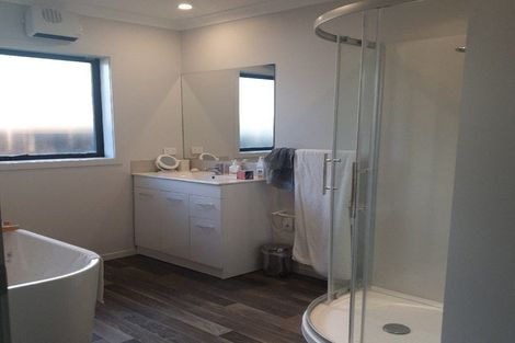 Photo of property in 110b Williams Street, Cambridge, 3434