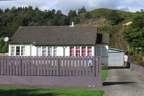 Photo of property in 22 Peck Street, Taita, Lower Hutt, 5011