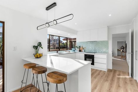 Photo of property in 5 Raddock Place, Farm Cove, Auckland, 2012