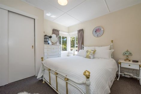 Photo of property in 12 Kopara Grove, Stokes Valley, Lower Hutt, 5019