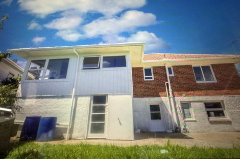 Photo of property in 2/322 East Coast Road, Sunnynook, Auckland, 0632