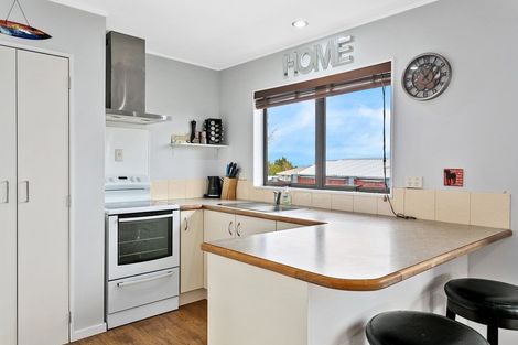 Photo of property in 2 Battersea Place, Richmond Heights, Taupo, 3330