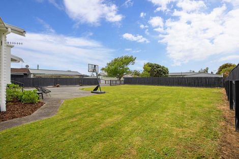 Photo of property in 2 Alma Place, Milson, Palmerston North, 4414