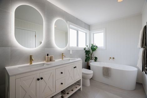 Photo of property in 2/6 Marsh Avenue, Forrest Hill, Auckland, 0620