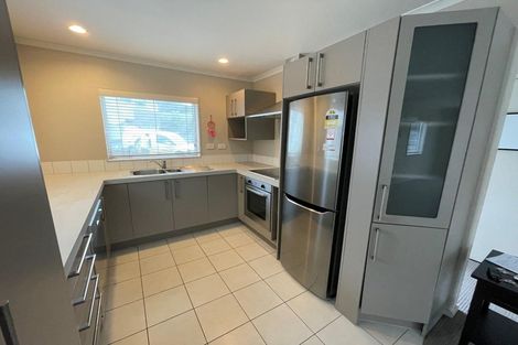 Photo of property in 2/19 Nimstedt Avenue, Oteha, Auckland, 0632