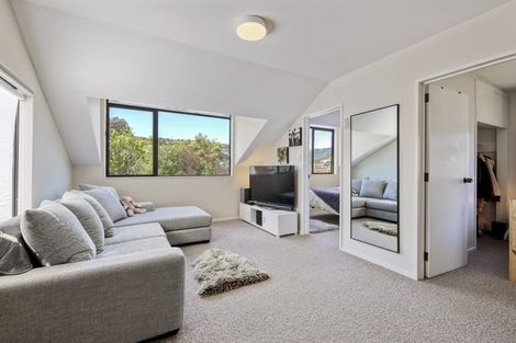 Photo of property in 2 Holmcroft Court, Cracroft, Christchurch, 8022