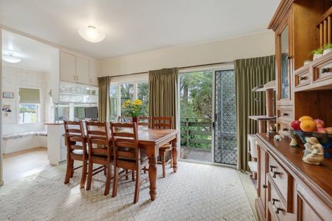 Photo of property in 67 Beach Road, Mellons Bay, Auckland, 2014