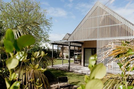 Photo of property in 16 Shearwater Lane, Point Wells, 0986