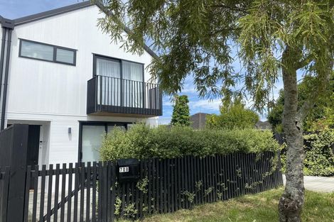 Photo of property in 70b Neil Avenue, Te Atatu Peninsula, Auckland, 0610
