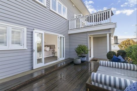 Photo of property in 8 Alfred Street, Northcote Point, Auckland, 0627