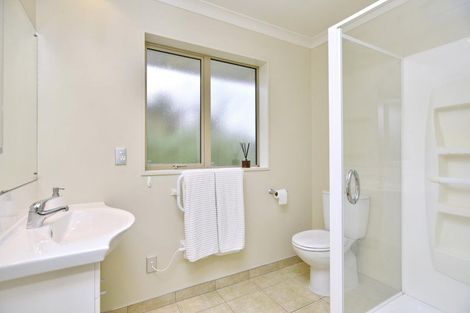 Photo of property in 11 Springside Place, Redwood, Christchurch, 8051