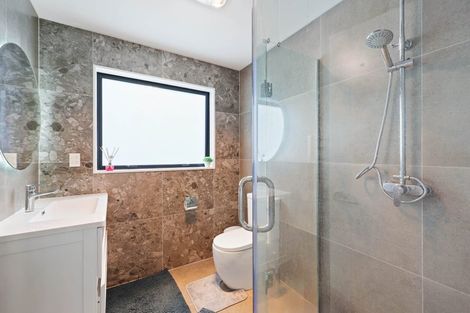 Photo of property in 12 Korowhiti Road, Clarks Beach, 2122