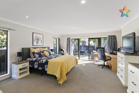 Photo of property in 289 Stokes Valley Road, Stokes Valley, Lower Hutt, 5019