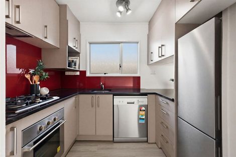 Photo of property in 1/92 Lake Road, Northcote, Auckland, 0627