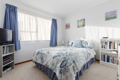 Photo of property in 16 The Grove, Titirangi, Auckland, 0604