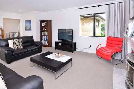 Photo of property in 3 Matisse Drive, West Harbour, Auckland, 0618