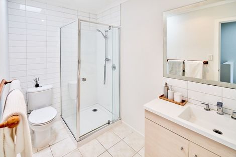 Photo of property in 39b Amapur Drive, Khandallah, Wellington, 6035