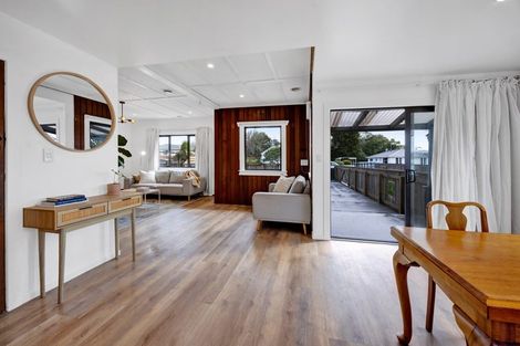 Photo of property in 15 Craig Street, Stratford, 4332