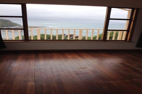 Photo of property in 37 Milne Terrace, Island Bay, Wellington, 6023