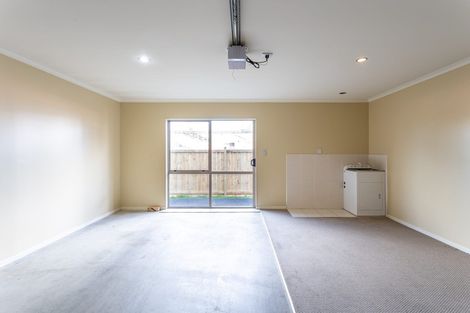 Photo of property in 3a Sorrel Crescent, Bucklands Beach, Auckland, 2012