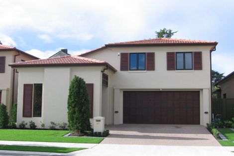 Photo of property in 27 Bridgefield Crescent, Flat Bush, Auckland, 2016