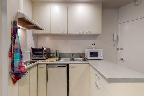 Photo of property in Capital Hill Apartments, 13/54 Hill Street, Thorndon, Wellington, 6011
