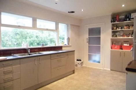 Photo of property in 32 Blue Mountains Road, Silverstream, Upper Hutt, 5019