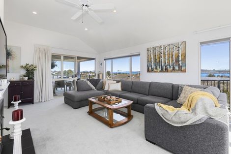 Photo of property in 15 Hammersmith Street, Richmond Heights, Taupo, 3330