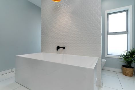 Photo of property in 15 Mcdonald Way, Lansdowne, Masterton, 5810