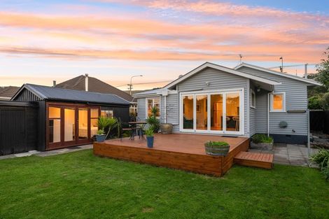 Photo of property in 65 Main Road, Redcliffs, Christchurch, 8081