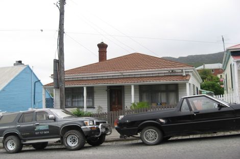 Photo of property in 49 Oxford Street, Lyttelton, 8082